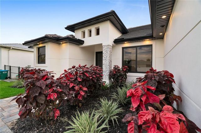 836 SW 36th TER, Cape Coral, FL 33914