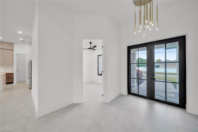 836 SW 36th TER, Cape Coral, FL 33914