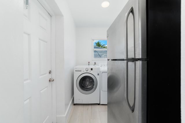 2130 Wiley Court, Hollywood, FL 33020