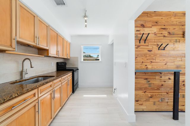 2130 Wiley Court, Hollywood, FL 33020