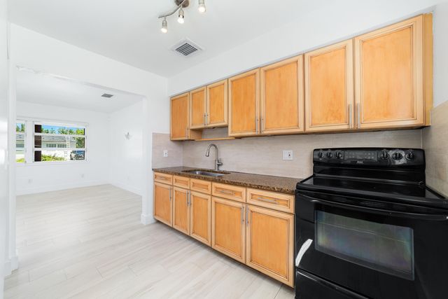 2130 Wiley Court, Hollywood, FL 33020