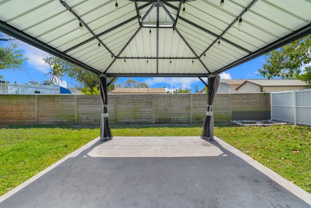 2130 Wiley Court, Hollywood, FL 33020