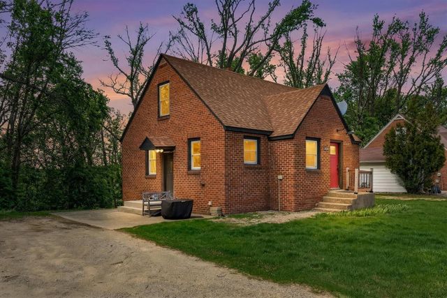 7222 Red Arrow Highway, Stevensville, MI 49127