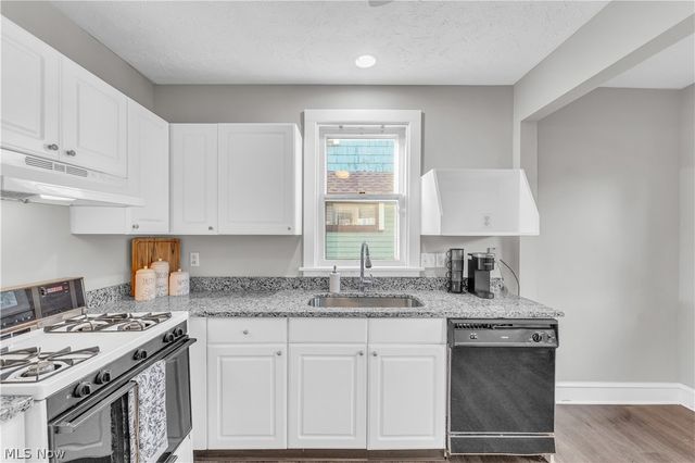 2141 Mckinley Avenue, Lakewood, OH 44107