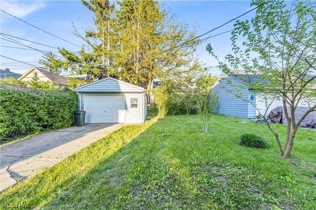 2141 Mckinley Avenue, Lakewood, OH 44107