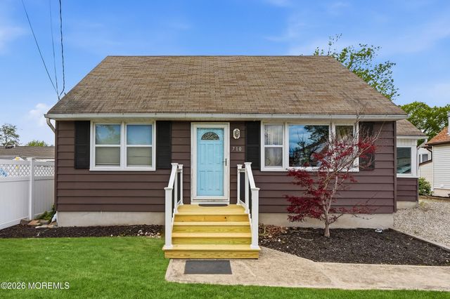 710 Newport Avenue, Ocean Gate, NJ 08740