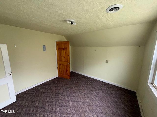 1427 Reed Hollow Road, Gate City, VA 24251