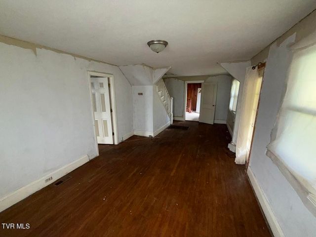 1427 Reed Hollow Road, Gate City, VA 24251