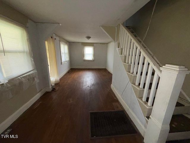 1427 Reed Hollow Road, Gate City, VA 24251