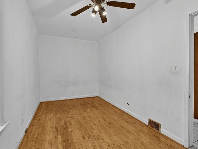 4935 W Henderson Street, Chicago, IL 60641
