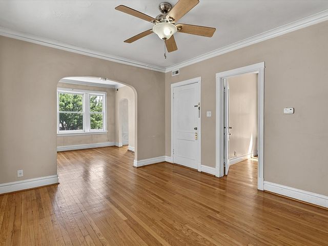 4935 W Henderson Street, Chicago, IL 60641