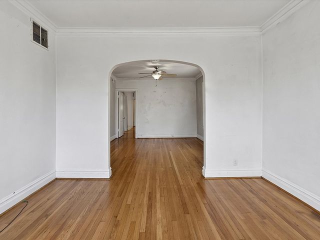 4935 W Henderson Street, Chicago, IL 60641