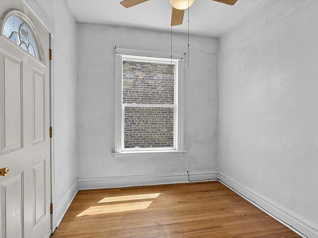 4935 W Henderson Street, Chicago, IL 60641
