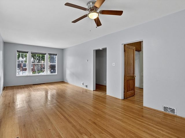 4935 W Henderson Street, Chicago, IL 60641