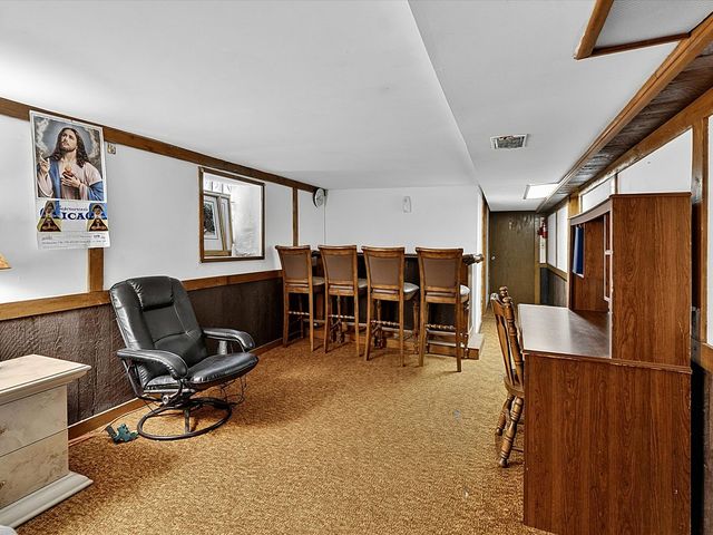 4935 W Henderson Street, Chicago, IL 60641