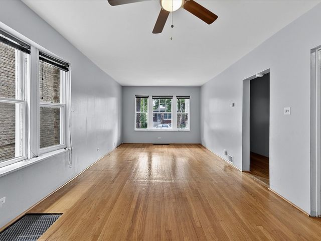 4935 W Henderson Street, Chicago, IL 60641