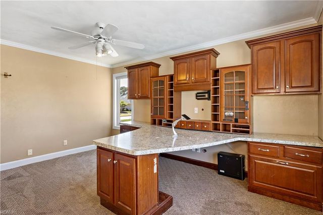 2112 Chamberling KY, Virginia Beach, VA 23454