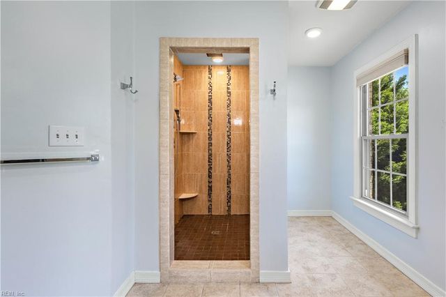 2112 Chamberling KY, Virginia Beach, VA 23454