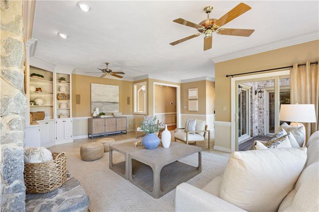 2112 Chamberling KY, Virginia Beach, VA 23454