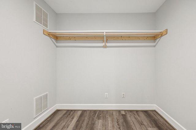 2880 MYRTLEWOOD DR, Dumfries, VA 22026