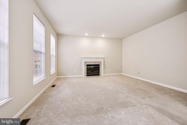 2880 MYRTLEWOOD DR, Dumfries, VA 22026