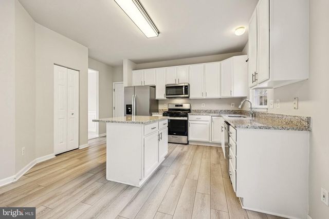 2880 MYRTLEWOOD DR, Dumfries, VA 22026