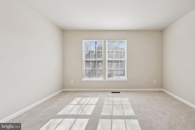 2880 MYRTLEWOOD DR, Dumfries, VA 22026