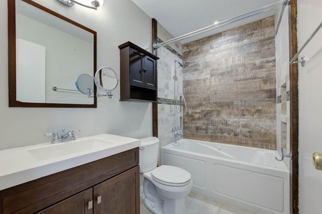 8042 Nova Court, North Charleston, SC 29420