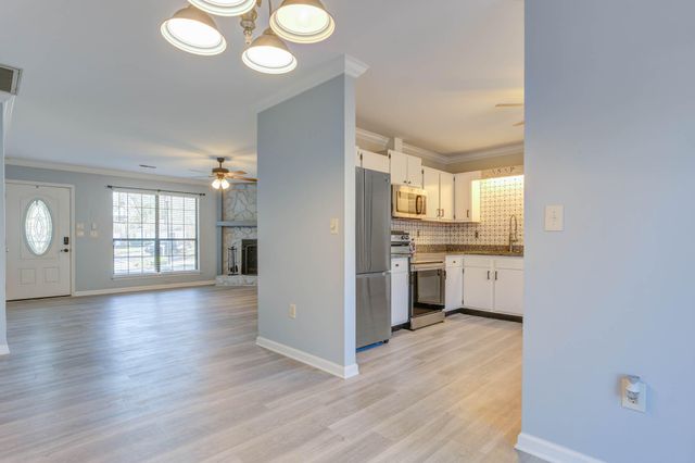 8042 Nova Court, North Charleston, SC 29420