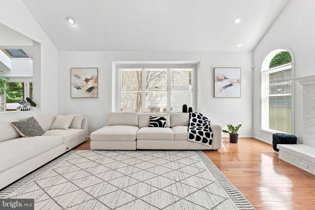 5045 WORTHINGTON WOODS WAY, Centreville, VA 20120