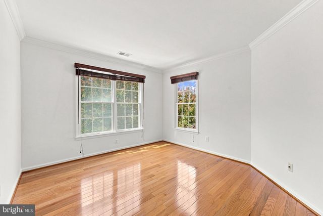 5045 WORTHINGTON WOODS WAY, Centreville, VA 20120