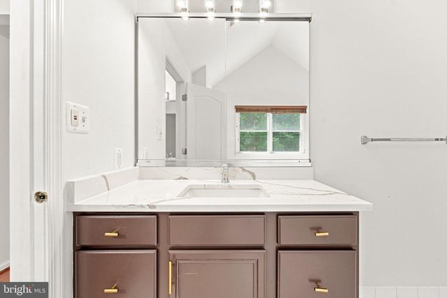 5045 WORTHINGTON WOODS WAY, Centreville, VA 20120