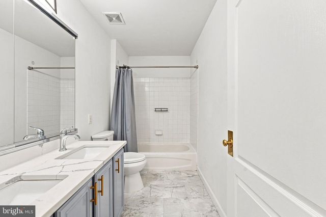 5045 WORTHINGTON WOODS WAY, Centreville, VA 20120