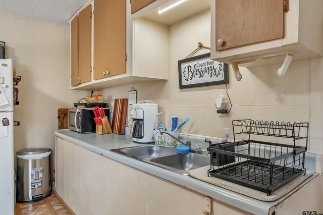 849 County Road 3216, Jacksonville, TX 75766