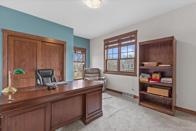 W243N2743 Creekside DRIVE, Pewaukee, WI 53072