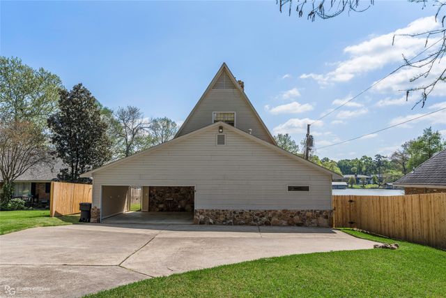 5221 S Lakeshore Drive, Shreveport, LA 71109