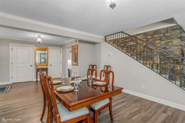 5221 S Lakeshore Drive, Shreveport, LA 71109