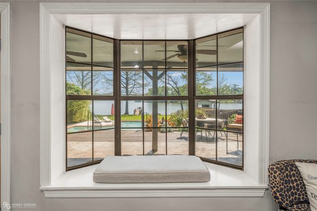 5221 S Lakeshore Drive, Shreveport, LA 71109