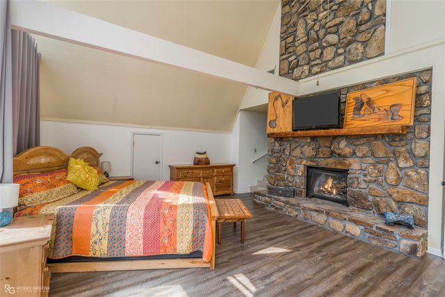 5221 S Lakeshore Drive, Shreveport, LA 71109