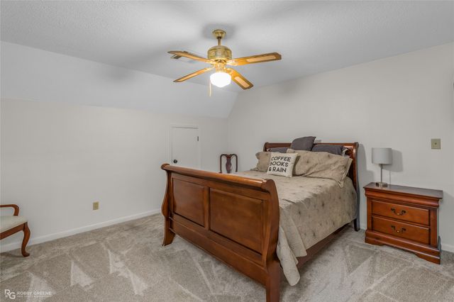 5221 S Lakeshore Drive, Shreveport, LA 71109