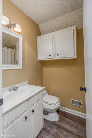 5221 S Lakeshore Drive, Shreveport, LA 71109