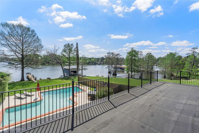 5221 S Lakeshore Drive, Shreveport, LA 71109