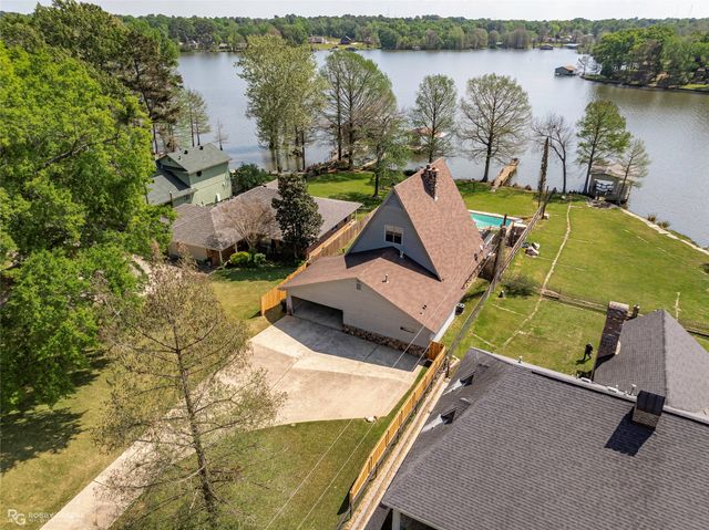 5221 S Lakeshore Drive, Shreveport, LA 71109
