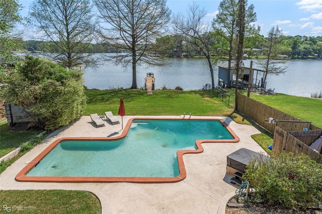 5221 S Lakeshore Drive, Shreveport, LA 71109