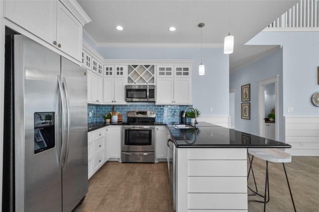 11202 Reagor Way, Galveston, TX 77554