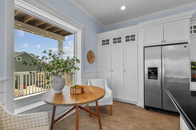 11202 Reagor Way, Galveston, TX 77554