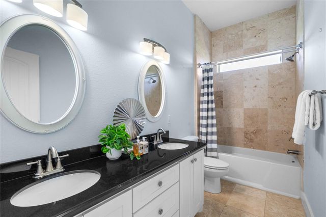 11202 Reagor Way, Galveston, TX 77554