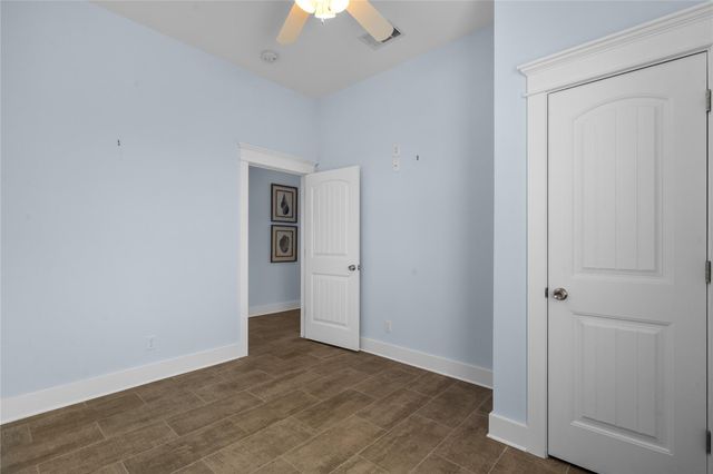 11202 Reagor Way, Galveston, TX 77554