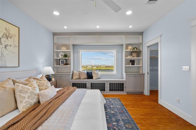 11202 Reagor Way, Galveston, TX 77554