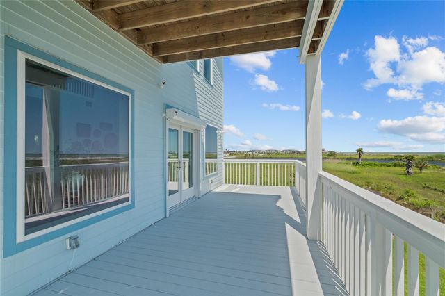 11202 Reagor Way, Galveston, TX 77554